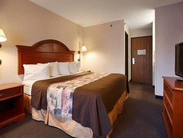 Park Inn By Radisson Grove City Ngoại thất bức ảnh
